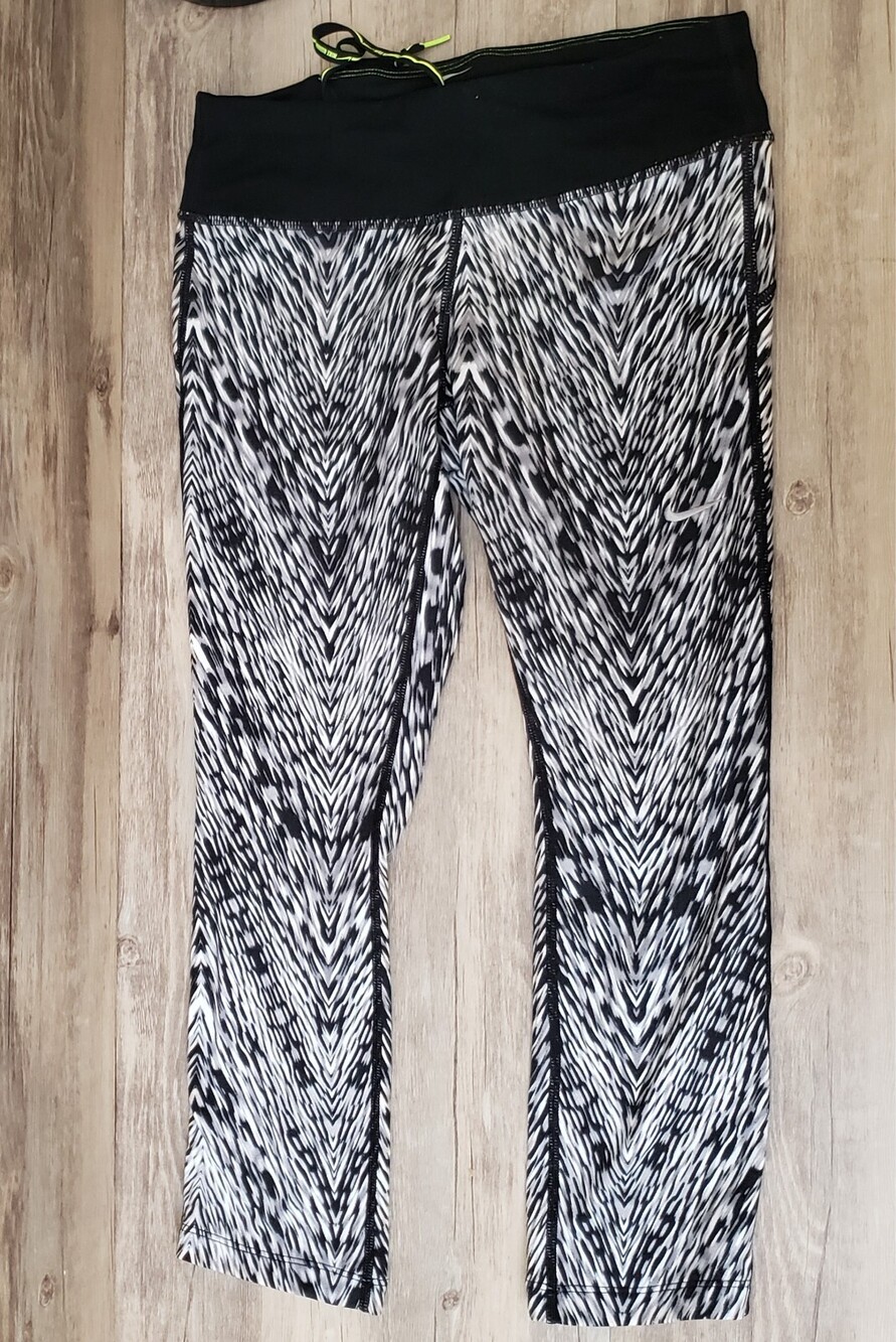 Nike Womens Leggings XS Epic Run Pants Black White Print